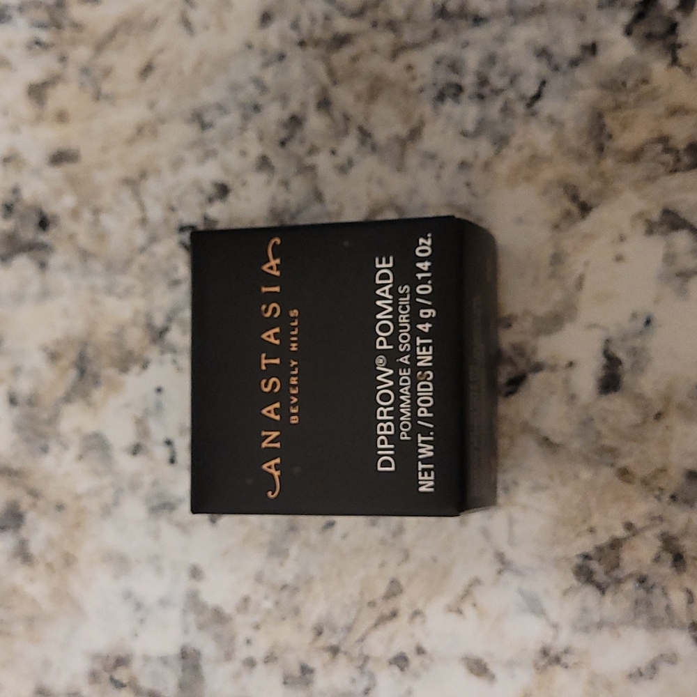 Anastasia Beverly Hills Dipbrow Pomade shade Caramel